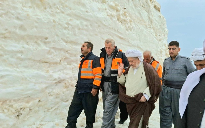 تجلیل ماموستا قادری از تلاش راهداری برای بازگشایی گردنه «تته»