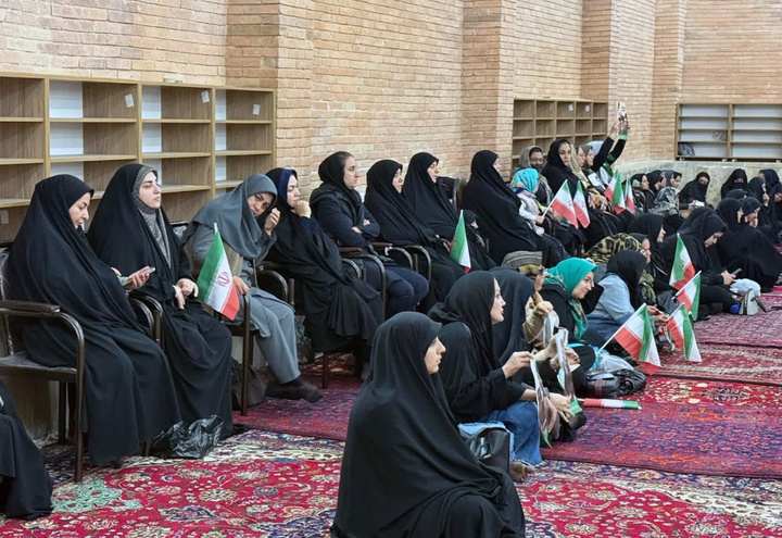 سنندج میزبان آیین گرامیداشت شهدای خدمت شد/تأکید بر تداوم راه شهید رئیسی و اقتدار ایران