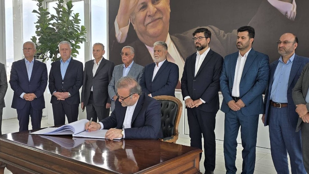 سەرکونسوڵی کۆماری ئیسلامیی ئێران سەردانی مەزاری مام جەلالی کرد