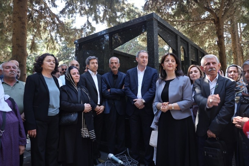 پروین بولدان در سالگرد قتل همسرش: از او تنها سه چیز ماند؛ دخترمان زلال، لباس‌های خونین و شرافت