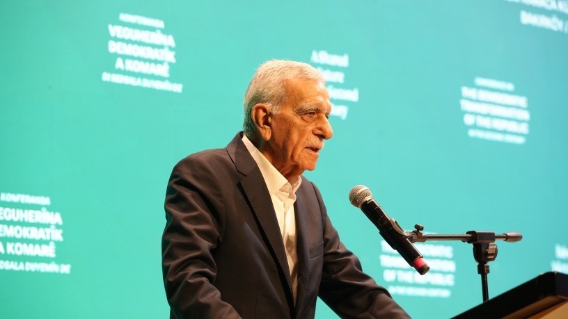 ئەحمەد تورک: من خۆم پرسی کوردم؛ ناسنامە و زمانم نکۆڵییان لێ دەکرێت