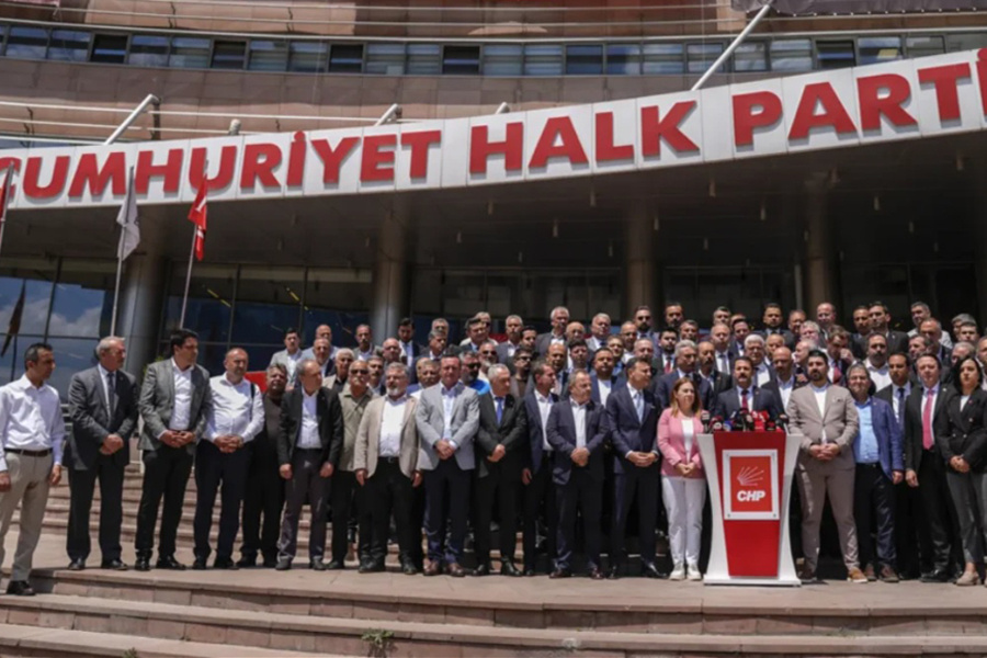 ۷۴ رئیس استانی CHP: رهبری قلیچدار اوغلو را به رسمیت نمیشناسیم