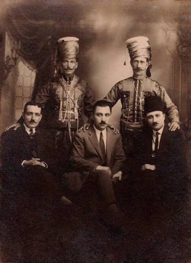 میر جەلادەت بەدرخان شۆڕشگێڕی ڕووناکبیری و ئەندازیاری ئەلفوبێی لاتینی کوردی