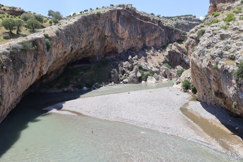 پل دوهزار ساله جندره؛ شاهکار مهندسی در کردستان ترکیه + فیلم و تصاویر