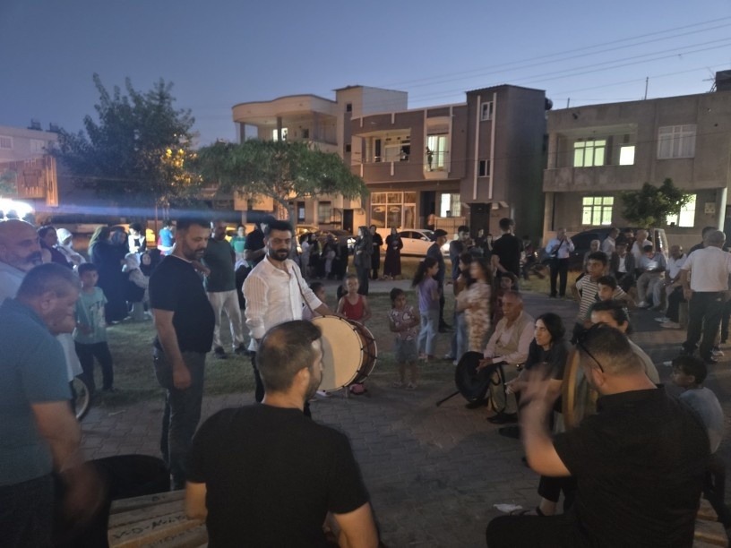 برگزاری جشنواره «دیدار هنری» در آدانا با اجرای موسیقی و مجلس دنگبێژ + فیلم