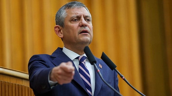 اوزگور اوزل سخنرانی خداحافظی خود را انجام داد: من آلت دست دولت اردوغان نمی شوم