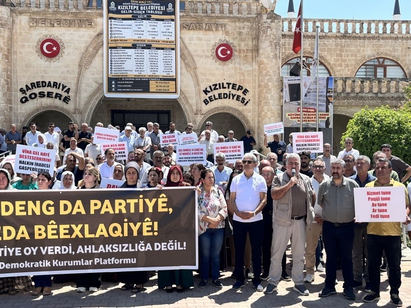 Dem Party members gather and demand the resignation of the corrupt mayor