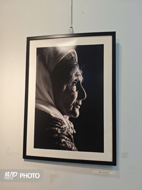 روایت کوردستان در قاب تصویر؛ دومین نمایشگاه گروهی عکس سقز با حضور ۲۲ عکاس گشایش یافت