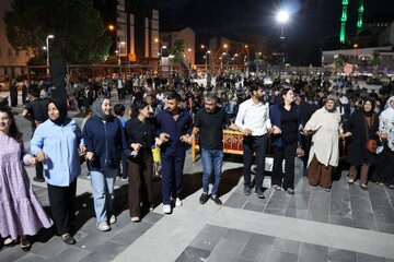 جشن دنگ‌بژی با استقبال گسترده مردم در آگری برگزار شد