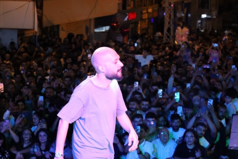 جشنواره «کوخ» پس از ۱۲ سال به گیم‌گیم بازگشت؛ از موسیقی کردی تا یادبود اکین وان + فیلم
