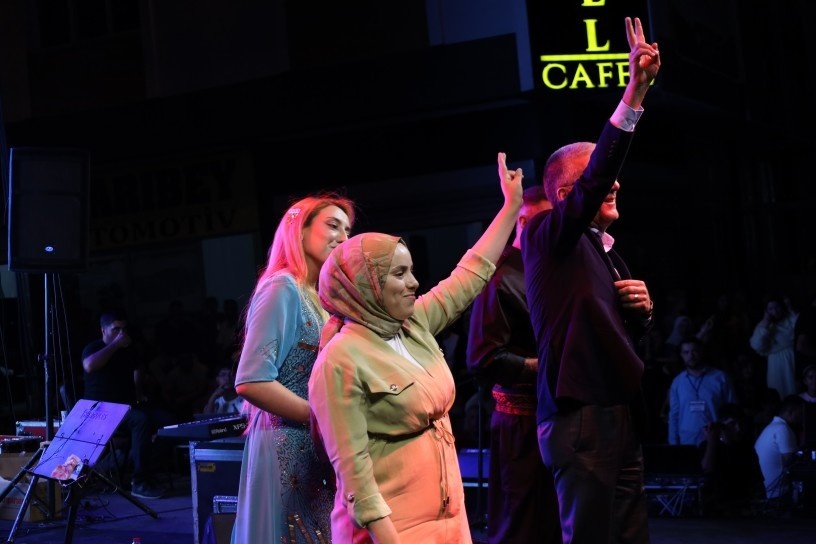 جشنواره «کوخ» پس از ۱۲ سال به گیم‌گیم بازگشت؛ از موسیقی کردی تا یادبود اکین وان + فیلم