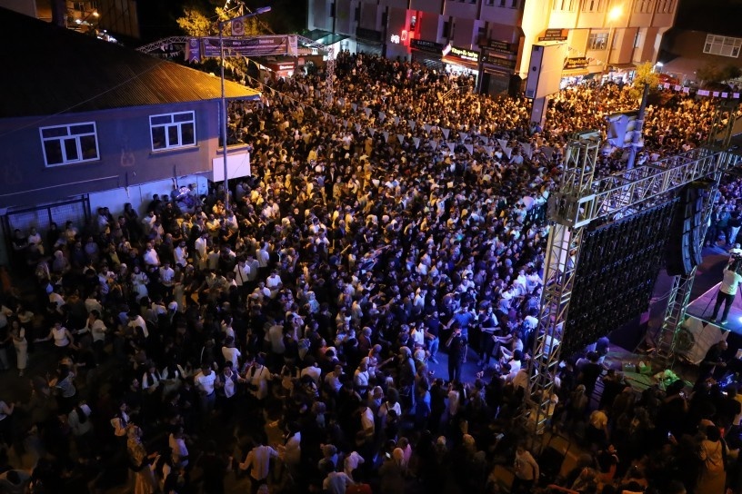 جشنواره «کوخ» پس از ۱۲ سال به گیمگیم بازگشت؛ از موسیقی کردی تا یادبود اکین وان + فیلم