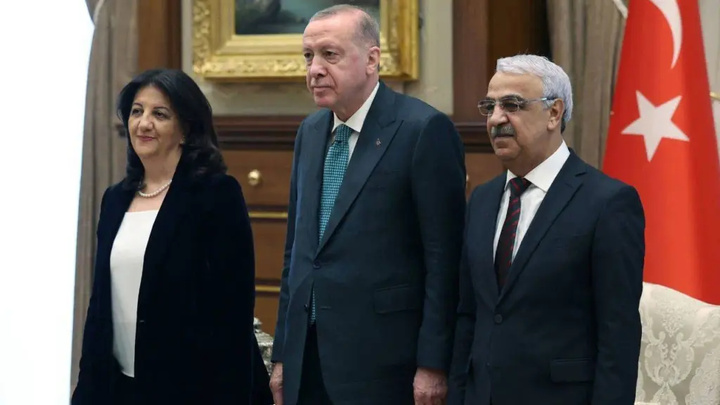 دیدار هیئت امرالی با اردوغان؛ تأکید بر اجرای احکام قضایی و ادامه قاطعانه روند صلح + فیلم