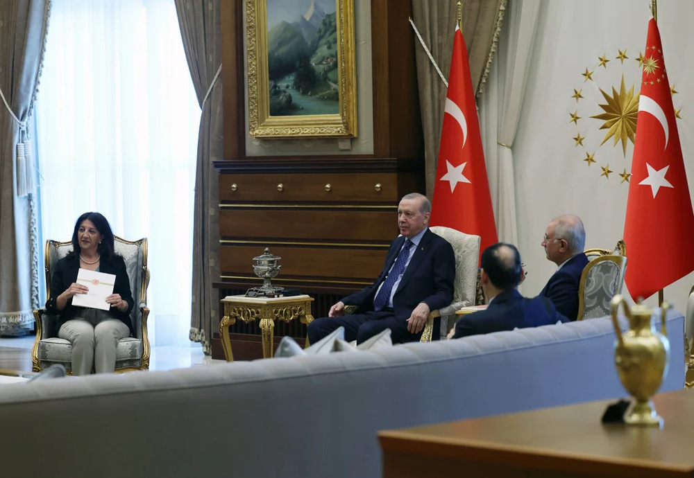 دیدار هیئت امرالی با اردوغان؛ تأکید بر اجرای احکام قضایی و ادامه قاطعانه روند صلح + فیلم