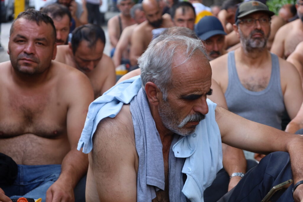 اعتراض کارگران معدن در آنکارا؛ تا پرداخت کامل مطالباتمان نمیرویم + تصاویر