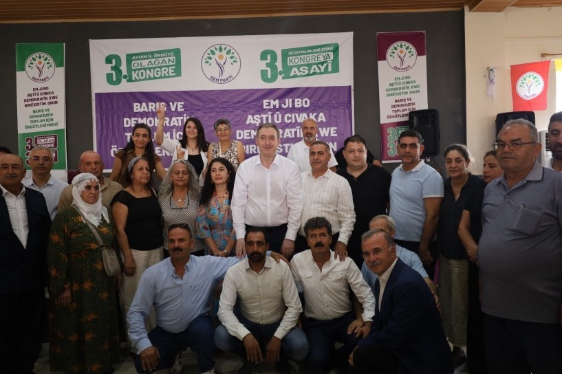 بکرخان: ترکها از روند صلح نترسند؛ دموکراسی خواهد آمد