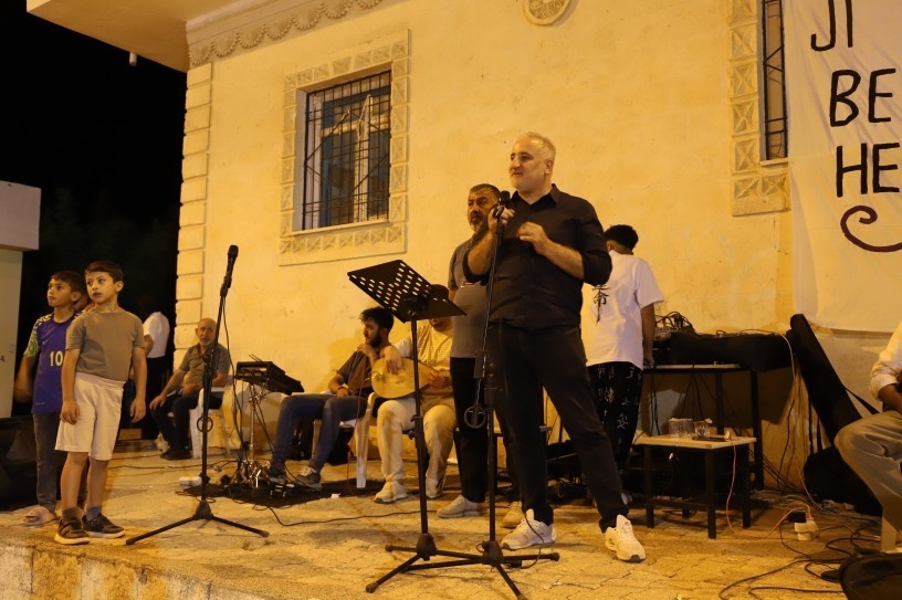 جشن و پایکوبی جوانان ماردین به مناسبت پانزدهم آگوست؛ زبان ما حافظه ماست + فیلم