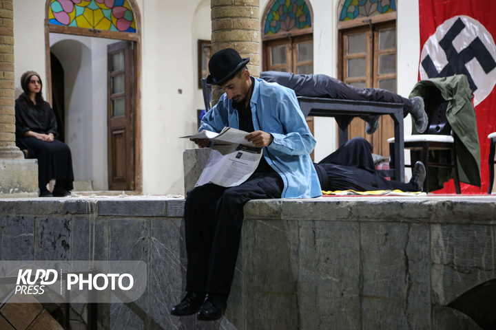 اجرای نمایش «ترس و نکبت رایش سوم» به کارگردانی قطب‌الدین صادقی