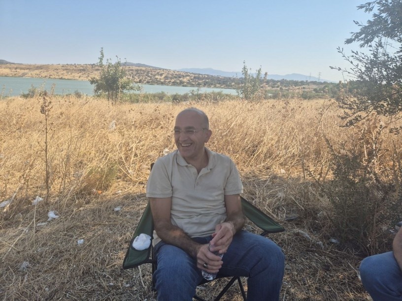 عمر آکیول پس از ۳۰ سال از زندان آزاد شد: هم خوشحالم هم غمگین + فیلم