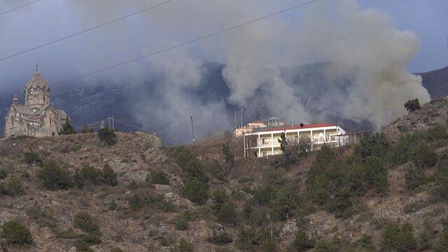 ارتش آذربایجان وارد شهر لاچین شد/ مردم خانه هایشان را آتش زدند