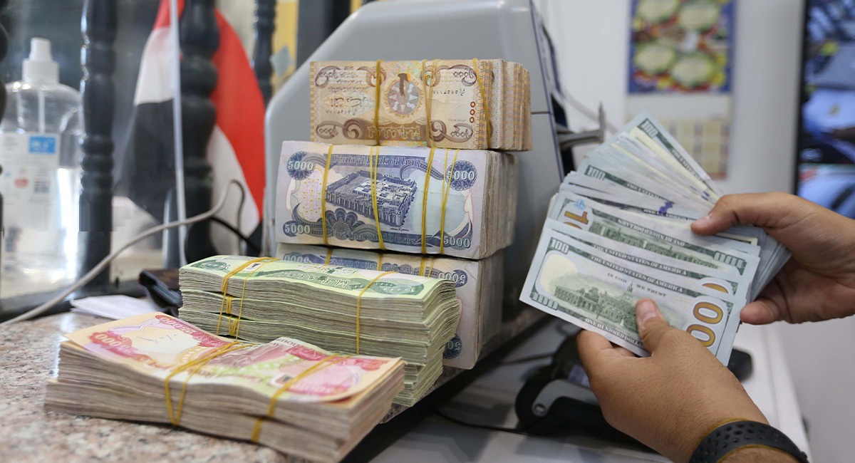 دولت عراق از طریق افزایش نرخ دلار سعی در جبران کسری بودجه دارد