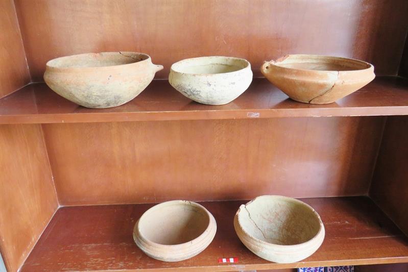 اهدای ظروف سفالی عصر آهن به میراث فرهنگی سلماس