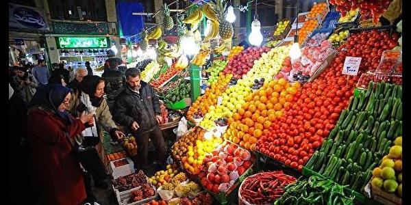 افزایش قیمت میوه به نام کشاورزان به کام دلالان/ ضعف در توزیع محصولات