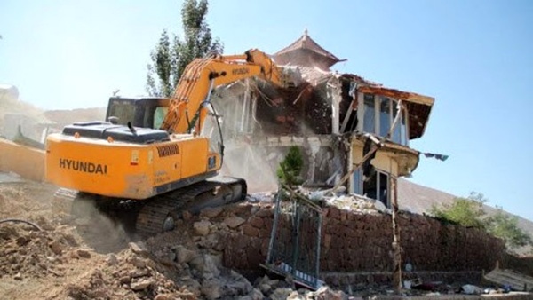 800 باغ و ویلای غیرمجاز در کرمانشاه تخریب شد