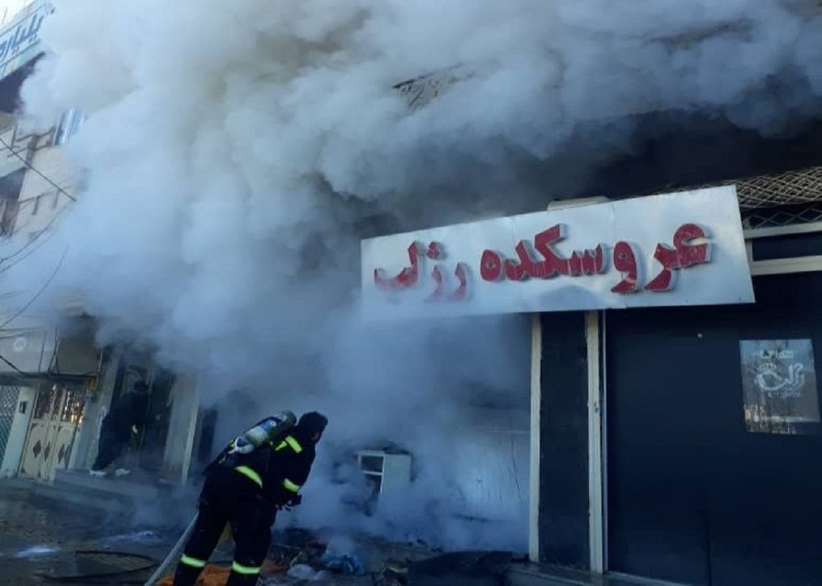یک آرایشگاه زنانه در بانه آتش گرفت