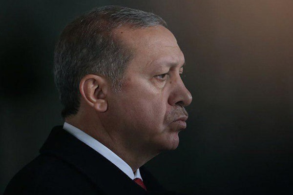 فهرست کسانی که اردوغان تروریست می داند / جان لوباک