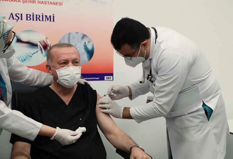 آغاز واکسیناسیون سراسری کرونا در ترکیه / اردوغان واکسینه شد