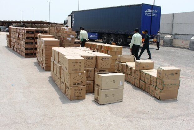 توقیف کامیونهای کالای قاچاق توسط هنگ مرزی قصرشیرین