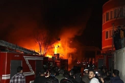 وزارت کشور  خسارت آتش سوزی   مرکز تجاری مهاباد را جبران کند