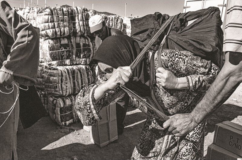 شناسایی ۱۱۰ زن کولبر در ۷ روستای کرمانشاه و کردستان!