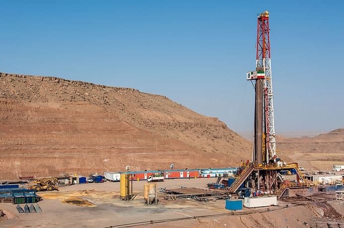 طرح توسعه میدان نفتی آذر استان ایلام به بهره‌برداری رسید