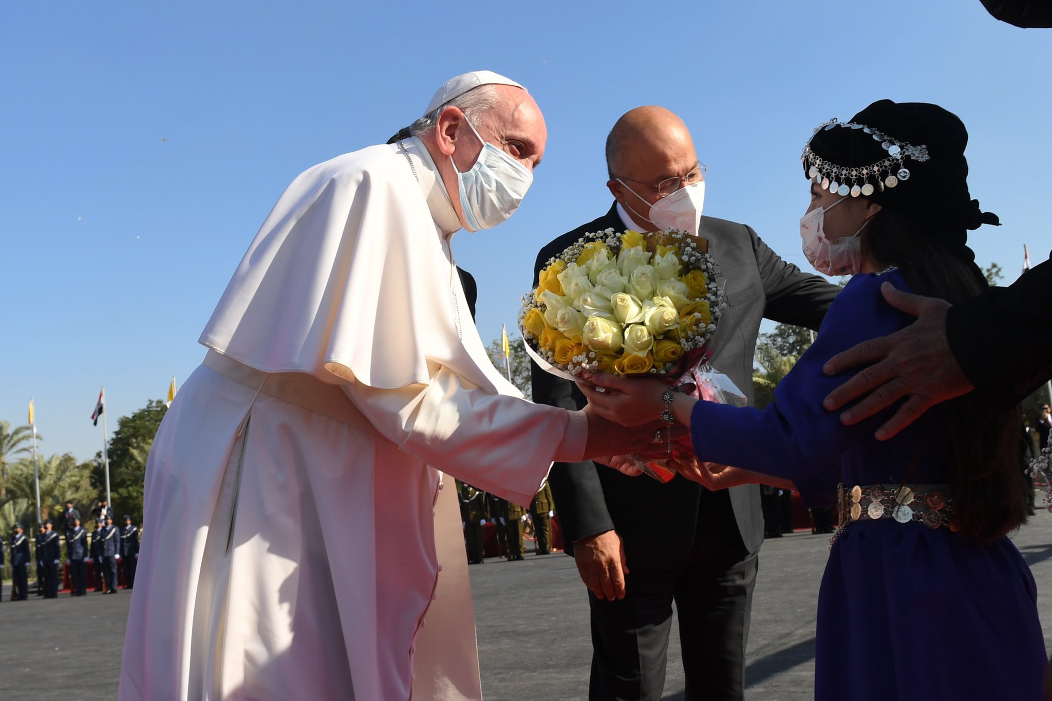 Pope Francis arrives in Baghdad, to visit Erbil