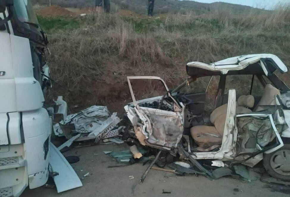 2 کشته بر اثر تصادف پراید و کامیون در جاده سنندج