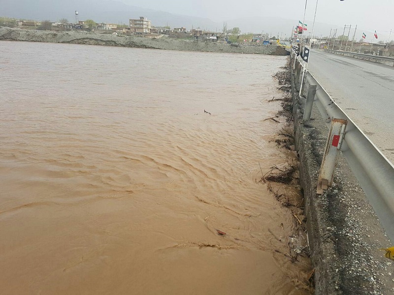 بازگشایی مسیر سیلابی اشنویه به پیرانشهر/خسارت سیل در دست بررسی است