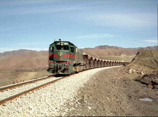 16 سال انتظار برای رسیدن قطار به سنندج/ پایان سال 99 ؛ وعده ای که برای تکمیل راه آهن کردستان داده شد اما عملی نشد