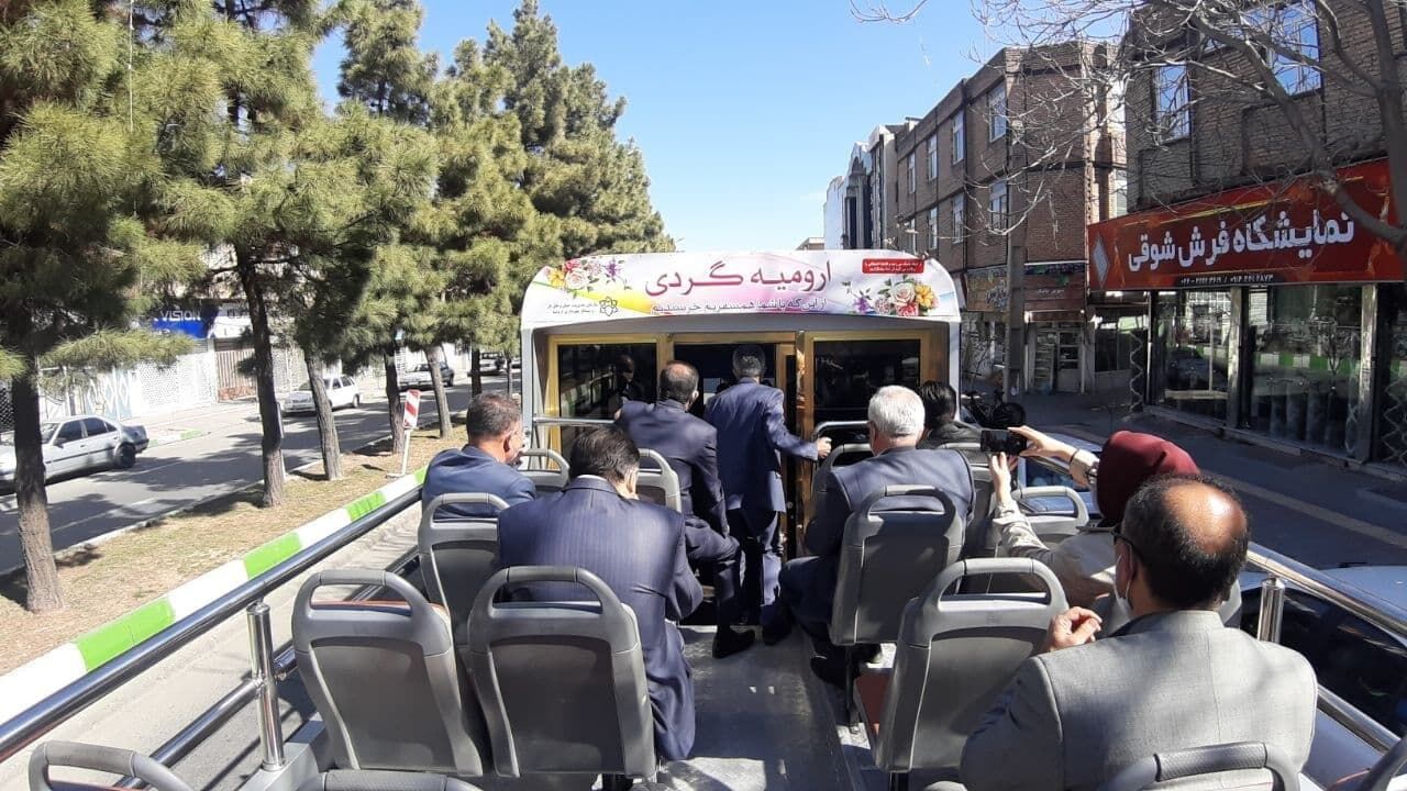 کرونا اتوبوس روباز گردشگری ارومیه را تعطیل کرد