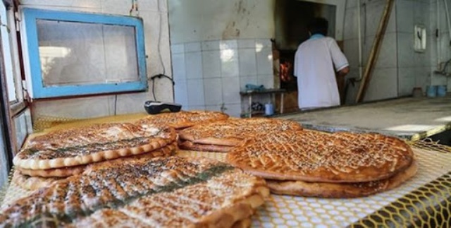 تغییر رسته نان روغنی در آذربایجان غربی حل مشکل توزیع آرد یا سلامت مردم؟!