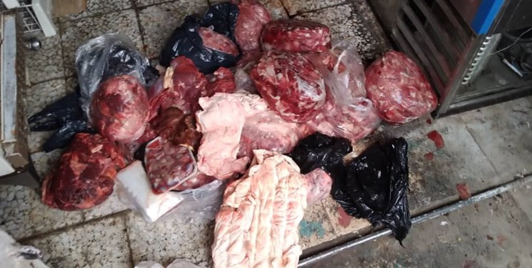 مرغ فروش دیواندره ای به ۶ ماه حبس محکوم شد/کشف ۱۹۰ کیلوگرم گوشت فاسد در یک رستوران در بانه