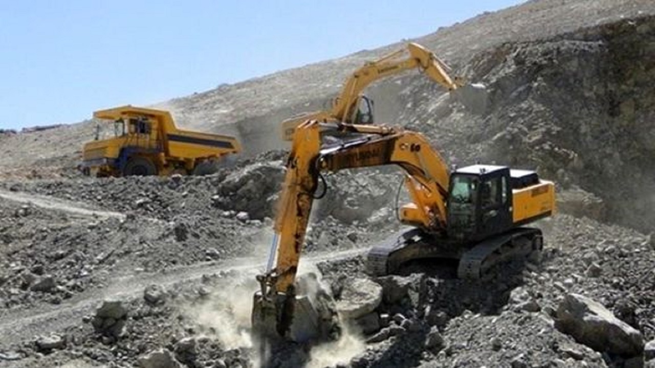 استخراج سالیانه 16 میلیون تن مواد معدنی از معادن آذربایجان غربی