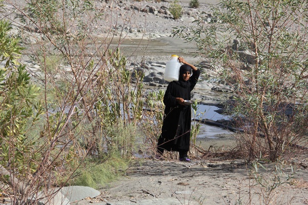 روستاییان محروم پیرانشهر و سردشت برای افطارشان از کوه آب می آورند!