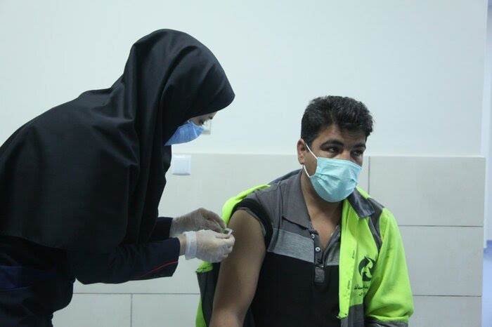 فاز اول واکسیناسیون کرونا در کرمانشاه انجام شد