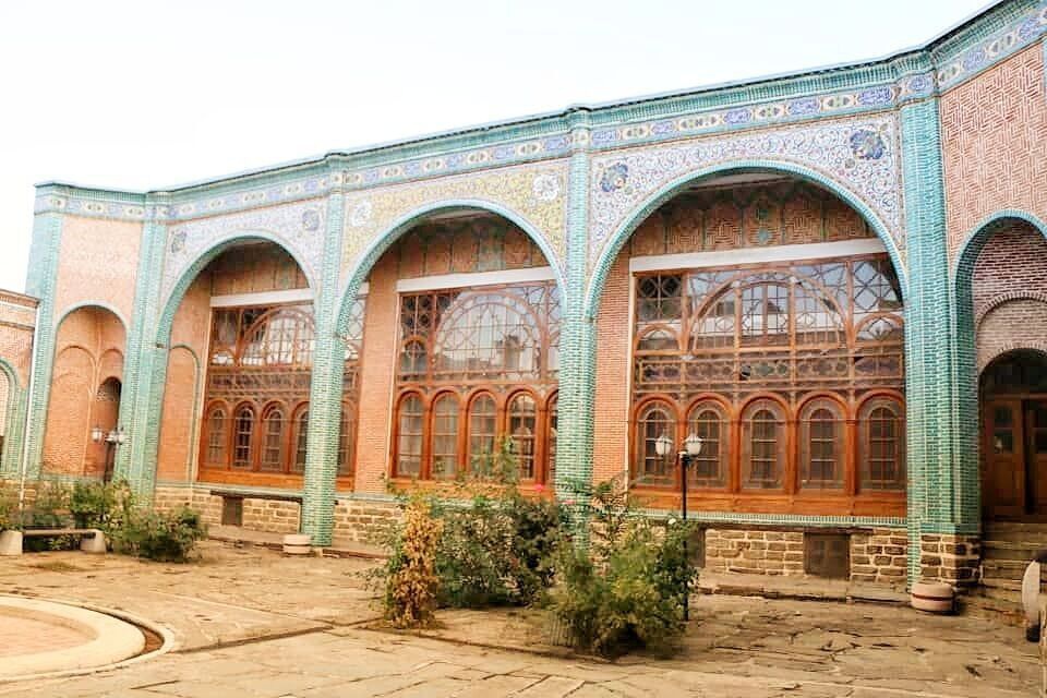 اتمام حجت وزیر میراث فرهنگی با فروشندگان مدرسه «هدایت» ارومیه؛ «فروش خلاف قانون است»