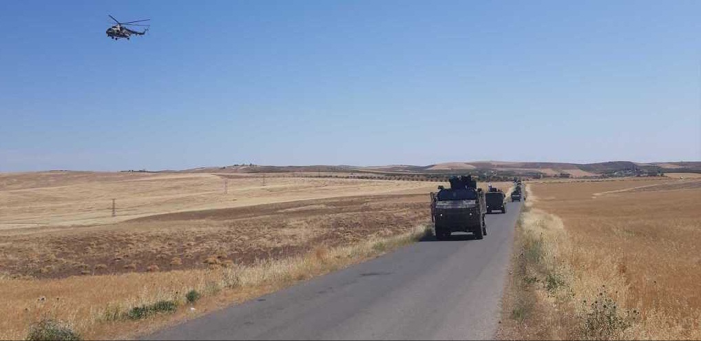 گشت مشترک پلیس نظامی روسیه و ارتش ترکیه در حومه کوبانی