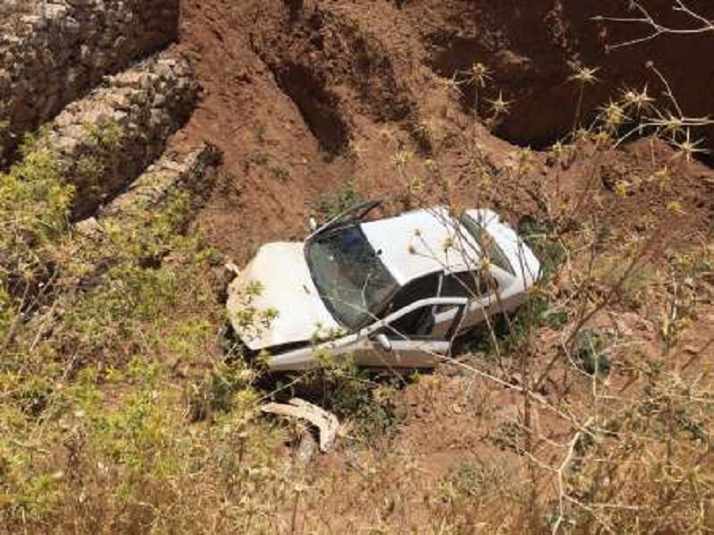 سقوط یک خودرو به دره  در بوکان به دلایلی نامعلوم