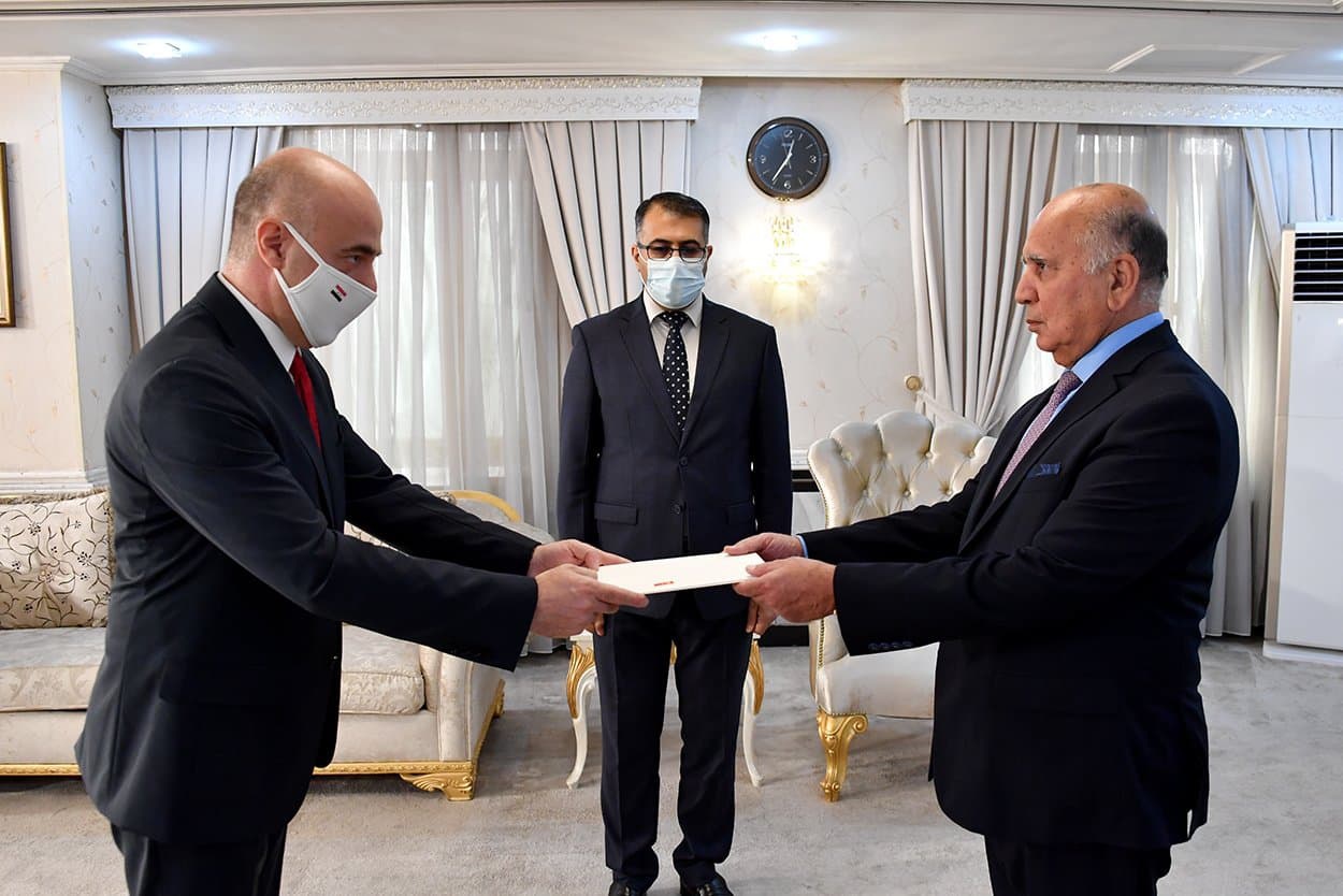 تقدیم استوارنامه سفیر جدید ترکیه به وزیر امور خارجه عراق