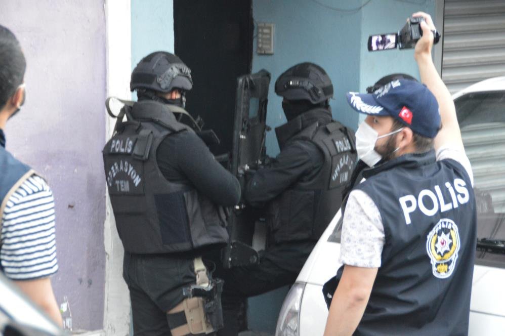 دستگیری 12 تن از اعضای HDP به اتهام عضویت در گروه های تروریستی در استانبول